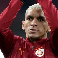 Lucas Torreira negocia transferência para o Atlético-MG