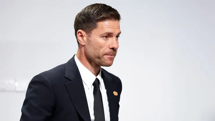 Xabi Alonso foi dispensado pelo Real Madrid após derrota contra o Barcelona