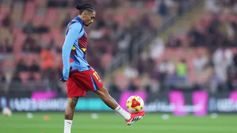 Hansi Flick relatou que Raphinha foi poupado de um treinamento do Barcelona
