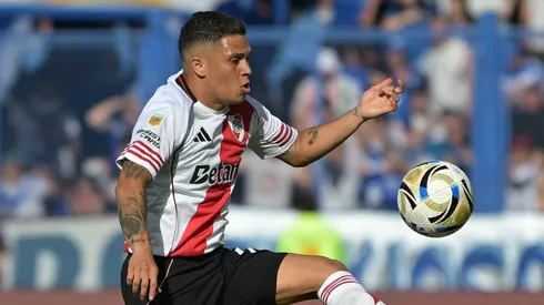 BUENOS AIRES, ARGENTINA – NOVEMBER 16: Juan Fernando Quintero of River Plate controls the ball during a Torneo Clausura Betano 2025 match between Velez Sarsfield and River Plate at Jose Amalfitani Stadium on November 16, 2025 in Buenos Aires, Argentina. (Photo by Marcelo Endelli/Getty Images)
