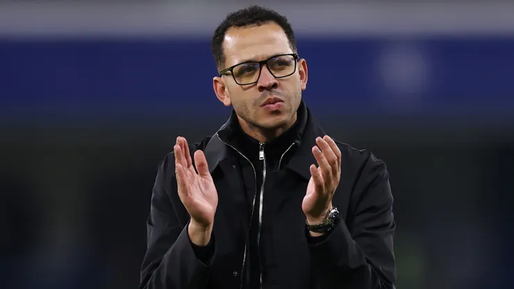 Liam Rosenior, técnico do Chelsea. (Foto: Ryan Pierse/Getty Images)