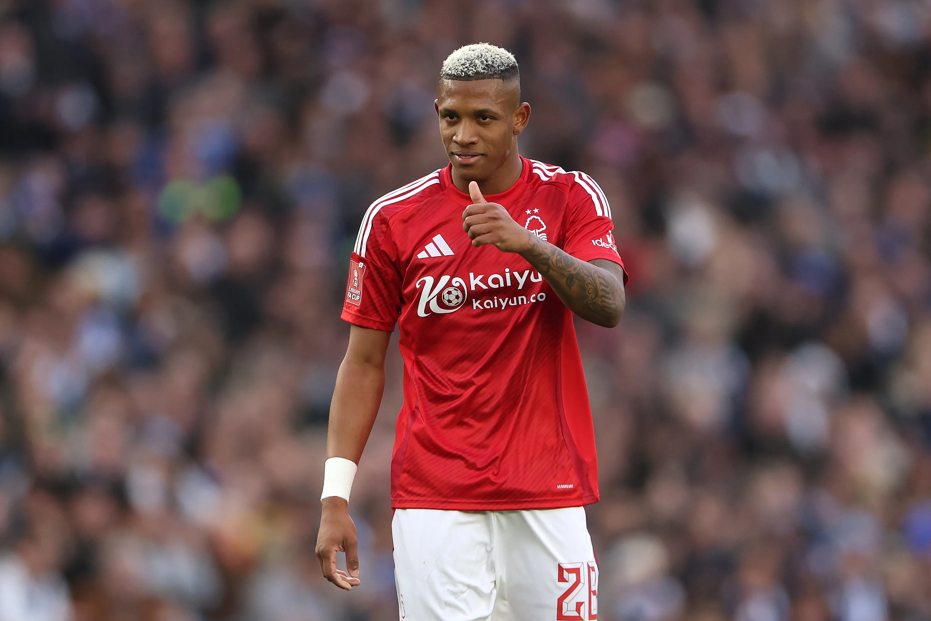 Danilo em passagem pelo Nottingham Forest. Foto: Alex Pantling/Getty Images