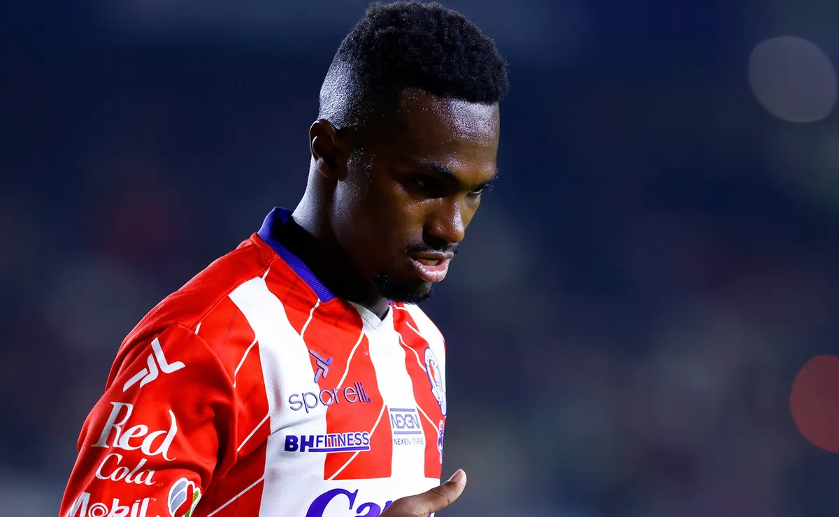 Atacante brasileiro é oferecido ao Corinthians e diretoria avalia investida