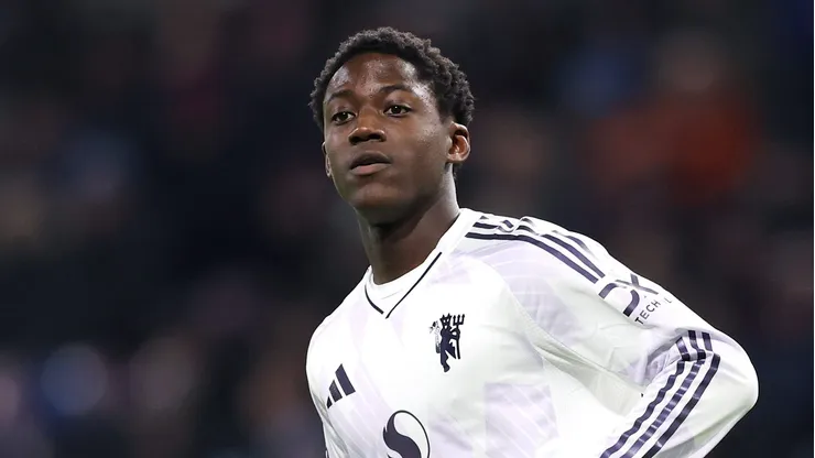 Manchester United decide cancelar a saída de Kobbie Mainoo em janeiro. (Photo by Michael Regan/Getty Images)