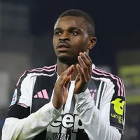 Manchester United planeja contratar Pierre Kalulu em janeiro