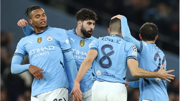 Jogadores do Manchester City comemoram gol da equipe. (Photo by Dan Istitene/Getty Images)