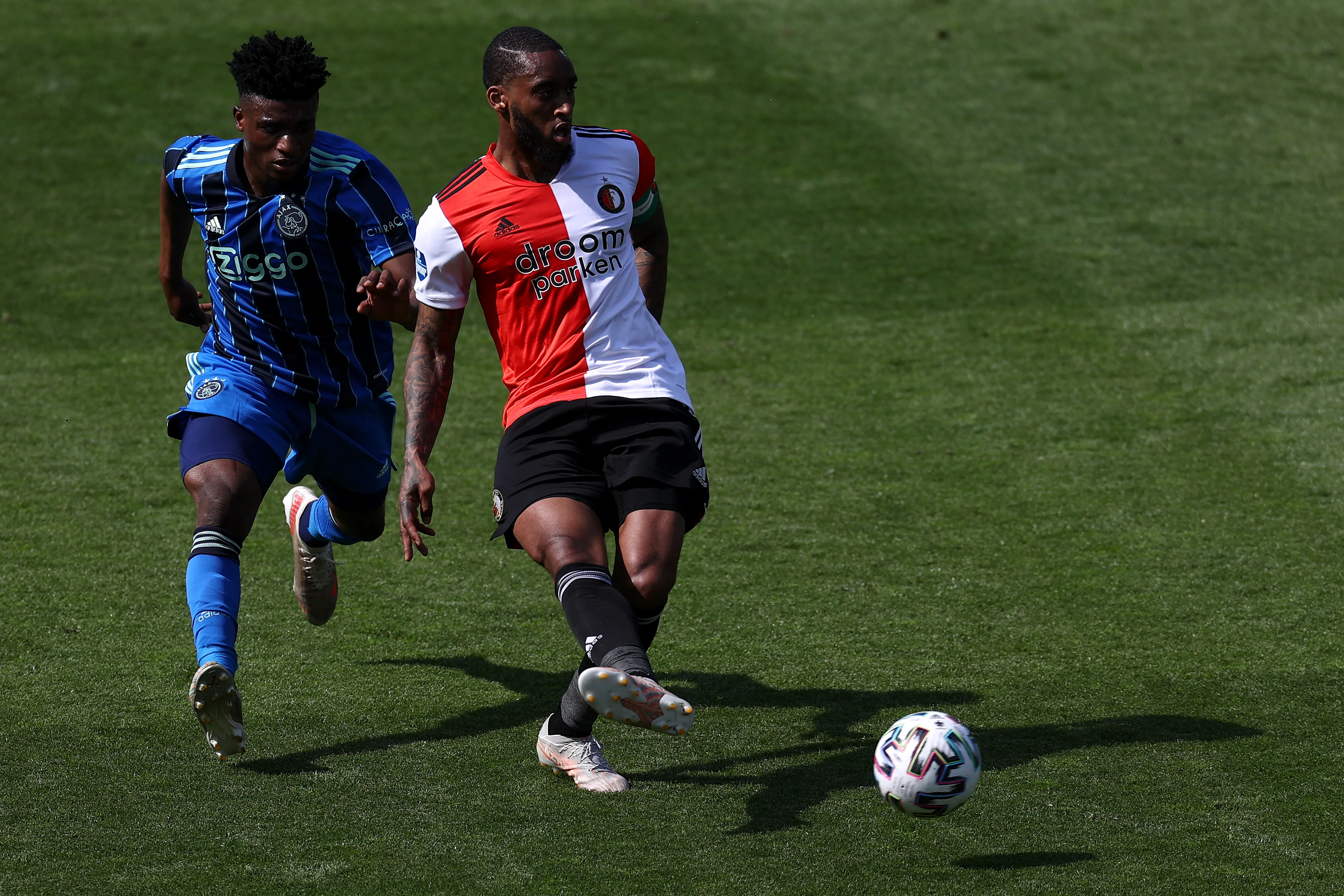 Leroy Fer é um volante de boa estatura e que atuou em muitos jogos na carreira. Foto: Dean Mouhtaropoulos/Getty Images