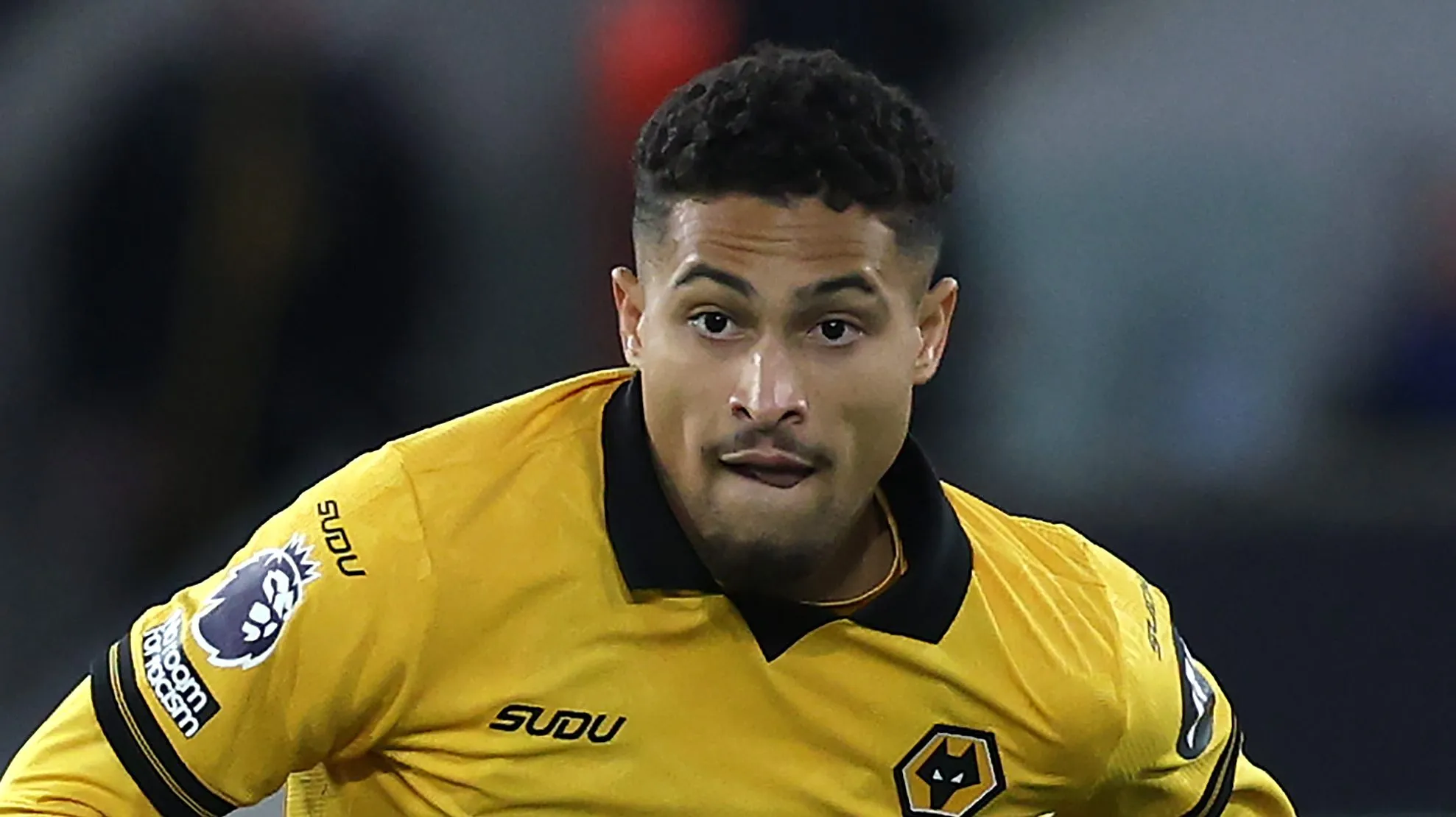 João Gomes em ação pelo Wolves. Jogador é alvo do Atlético de Madrid.