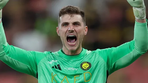 Inter de Milão desiste do brasileiro Bento e decide contratar Dibu Martínez, do Aston Villa. (Foto: Yasser Bakhsh/Getty Images)
