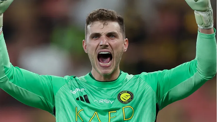 Inter de Milão desiste do brasileiro Bento e decide contratar Dibu Martínez, do Aston Villa. (Foto: Yasser Bakhsh/Getty Images)