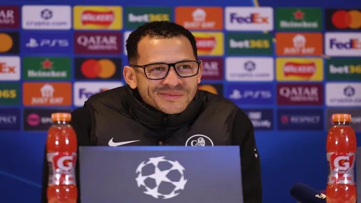 Liam Rosenior, técnico do Chelsea, em coletiva de imprensa - Jasper Wax/Getty Images