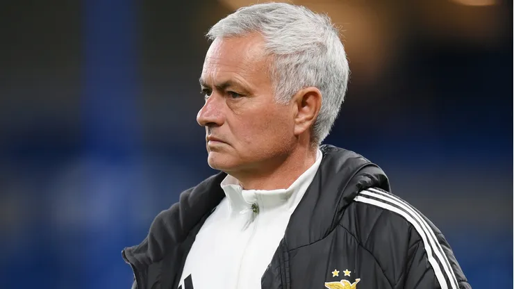 O técnico José Mourinho em jogo do Benfica (Alex Broadway/Getty Images)
