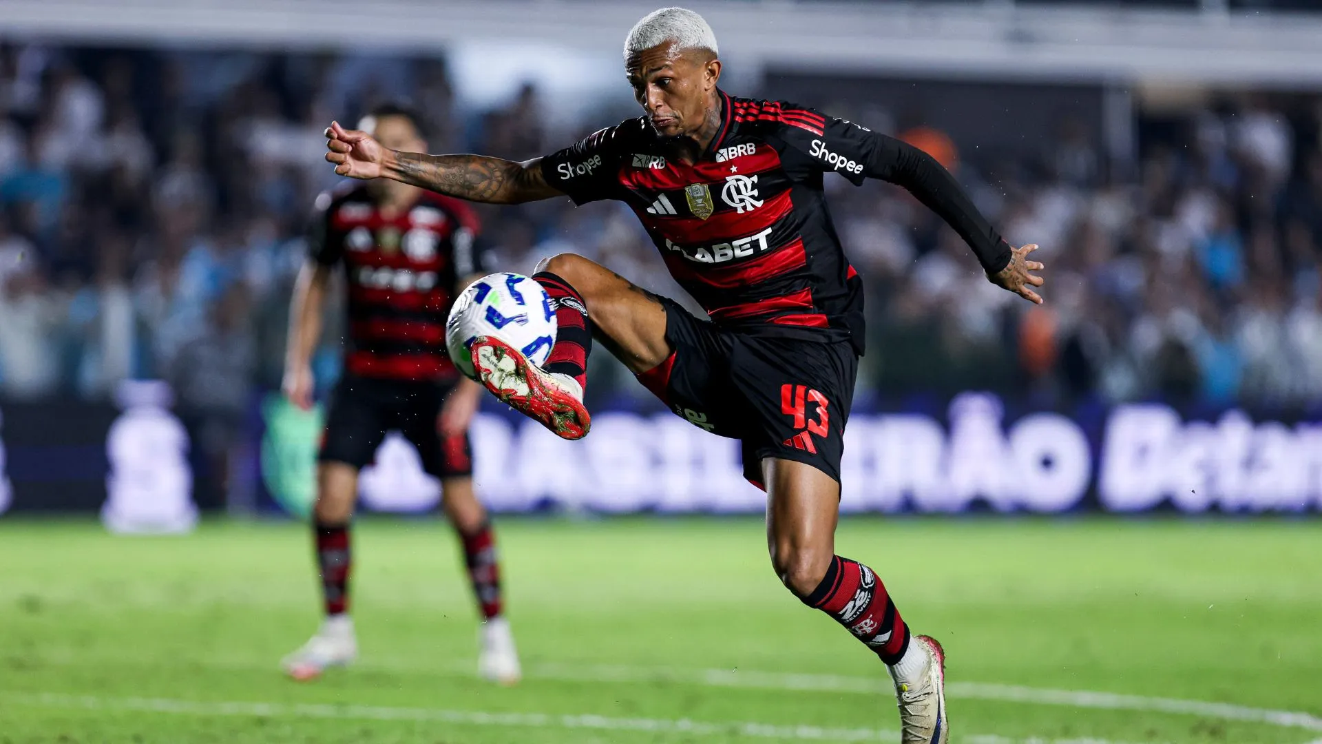 Wesley se destacou pelo Flamengo antes de ir para o futebol internacional (foto: Ricardo Moreira/Getty Images)
