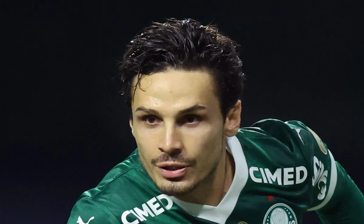 Palmeiras aguarda proposta do América-MEX por Veiga, que avalia saída