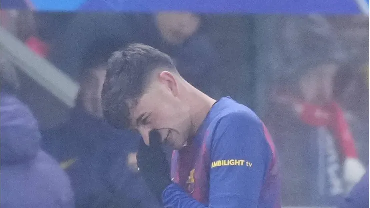 Pedri, meio-campista central do Barcelona e da seleção espanhola, é substituído por lesão durante o jogo da MD7 da fase de liga da Champions entre SK Slavia Praga e FC Barcelona, disputado no Eden Arena em 21 de janeiro de 2026, em Praga, República Tcheca. Foto: IMAGO / NurPhoto