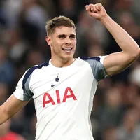 Tottenham exige R$ 713 milhões por Van de Ven