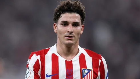 Julián Álvarez estaria frustrado no Atlético de Madrid, segundo portal. Arsenal e Chelsea estão em contato discretos com agentes do atacante. (Foto: Yasser Bakhsh/Getty Images)