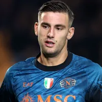 Lorenzo Lucca chega ao Nottingham Forest para substituir Douglas Luiz