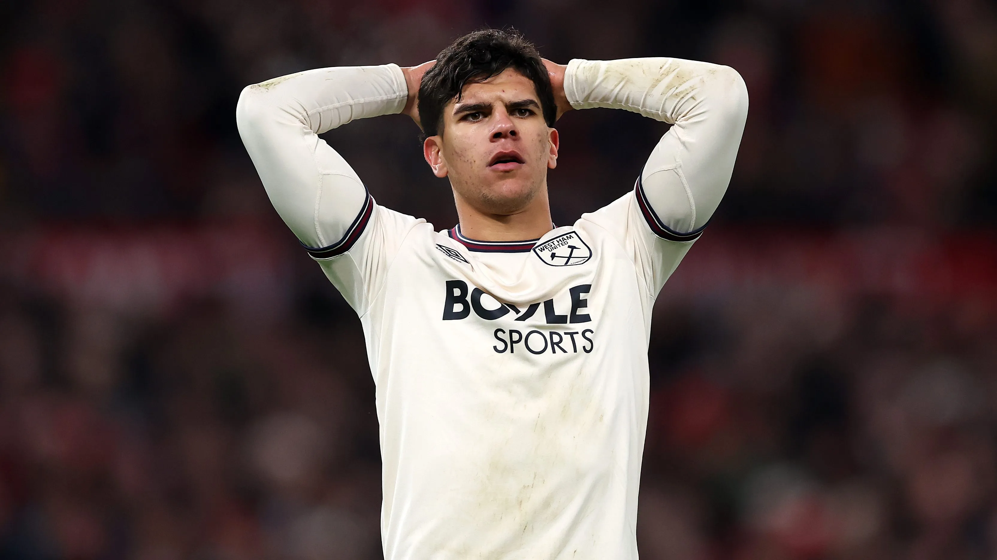 Mateus Fernandes, alvo do Manchester United, em jogo do West Ham. Foto: Justin Setterfield/Getty Images