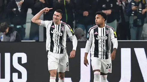 Dusan Vlahovic e Weston McKennie durante partida da Juventus. (Photo by Valerio Pennicino/Getty Images)