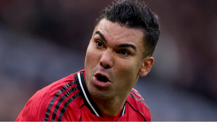 Casemiro vibra com gol pelo Manchester United. (Photo by Carl Recine/Getty Images)