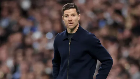 Liverpool não apresenta proposta e destino de Xabi Alonso pode ser outro projeto. (Foto: Florencia Tan Jun/Getty Images)