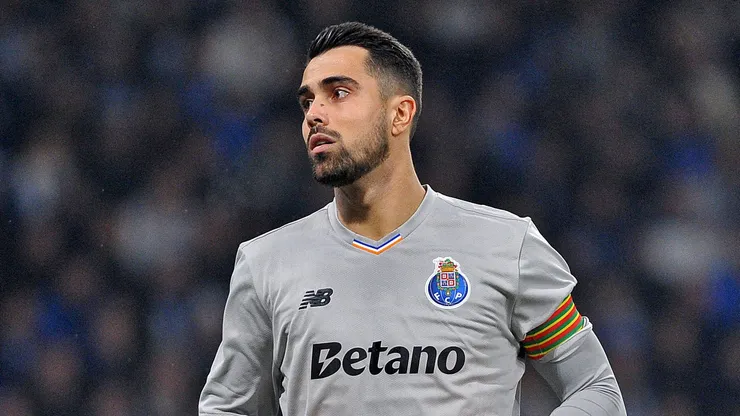 Diogo Costa é o nome forte do Aston Villa para o gol, com Trafford como alternativa estratégica. Foto: IMAGO / Action Plus