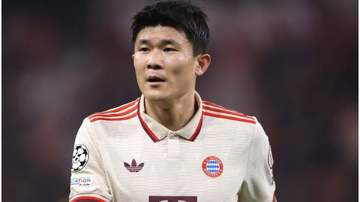 Kim Min-Jae, do Bayern de Munique, entrou na mira do Chelsea, que vai avaliar se vai avançar (Foto: Alex Grimm/Getty Images)