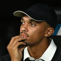 Alexander-Arnold sofre com lesões e analisa deixar clube merengue