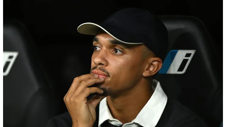 Segundo informações publicadas pela página IndyKaila News, no X, Alexander-Arnold poderia deixar o Real Madrid (Foto: Denis Doyle/Getty Images)