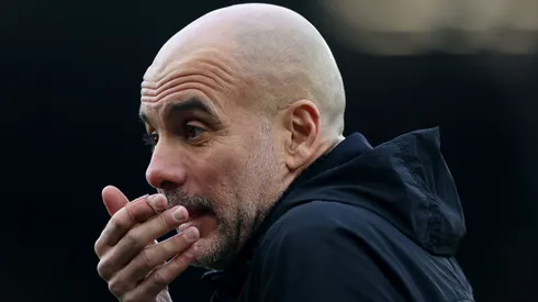 Pep Guardiola em jogo do Manchester City (Carl Recine/Getty Images)