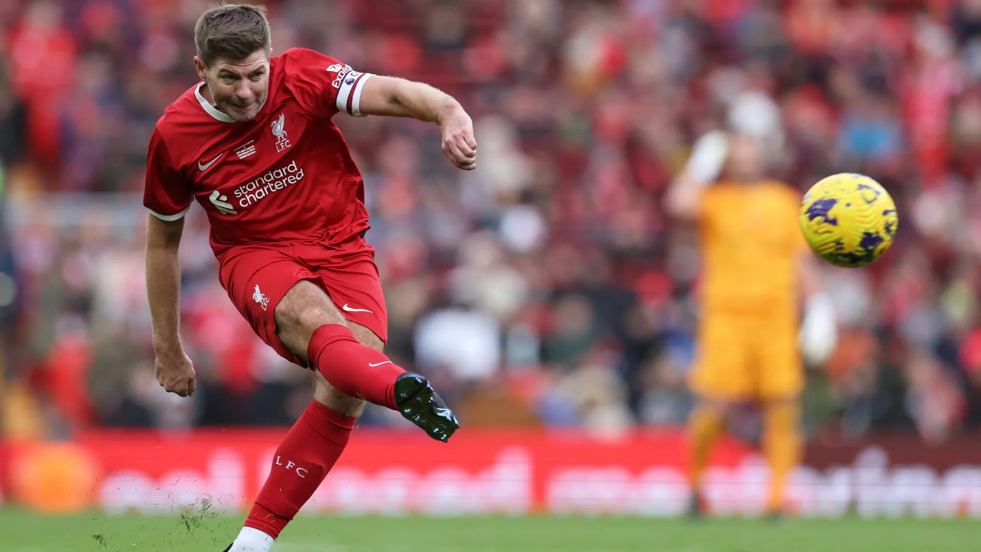 Gerrard vai reencontrar vários ex-companheiros de Liverpool (foto: Clive Brunskill/Getty Images)