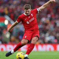 Gerrard vai jogar amistoso de lendas contra o Borussia Dortmund