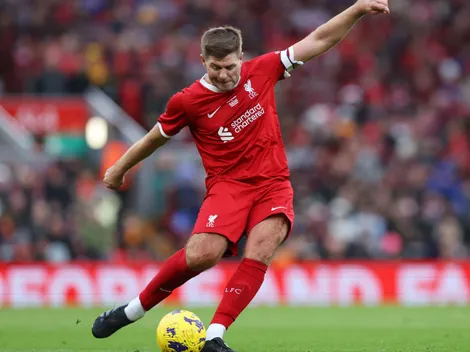 Gerrard vai jogar amistoso de lendas contra o Borussia Dortmund