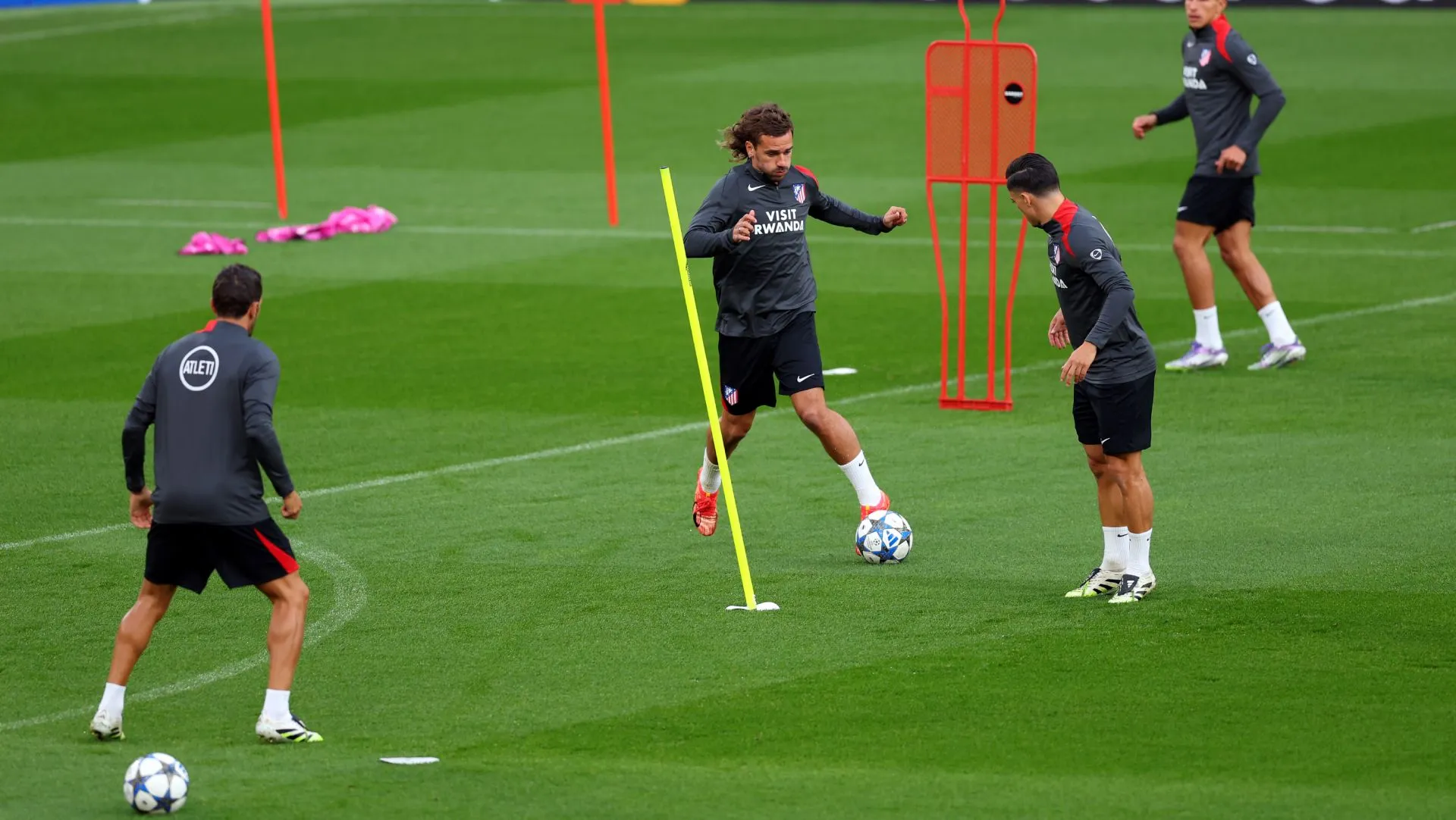Griezmann, do Atlético de Madrid, durante o treino do Atlético de Madrid. Foto: Molly Darlington/Getty Images
