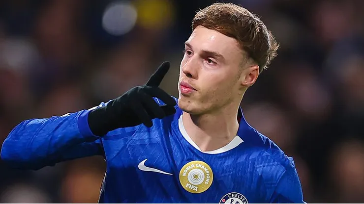 Cole Palmer foi ligado a uma mudança ao Manchester United, mas o treinador do Chelsea minimizou essa situação. (Foto: Warren Little/Getty Images)