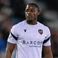 Manchester United e Arsenal brigam pela contratação de Etta Eyong