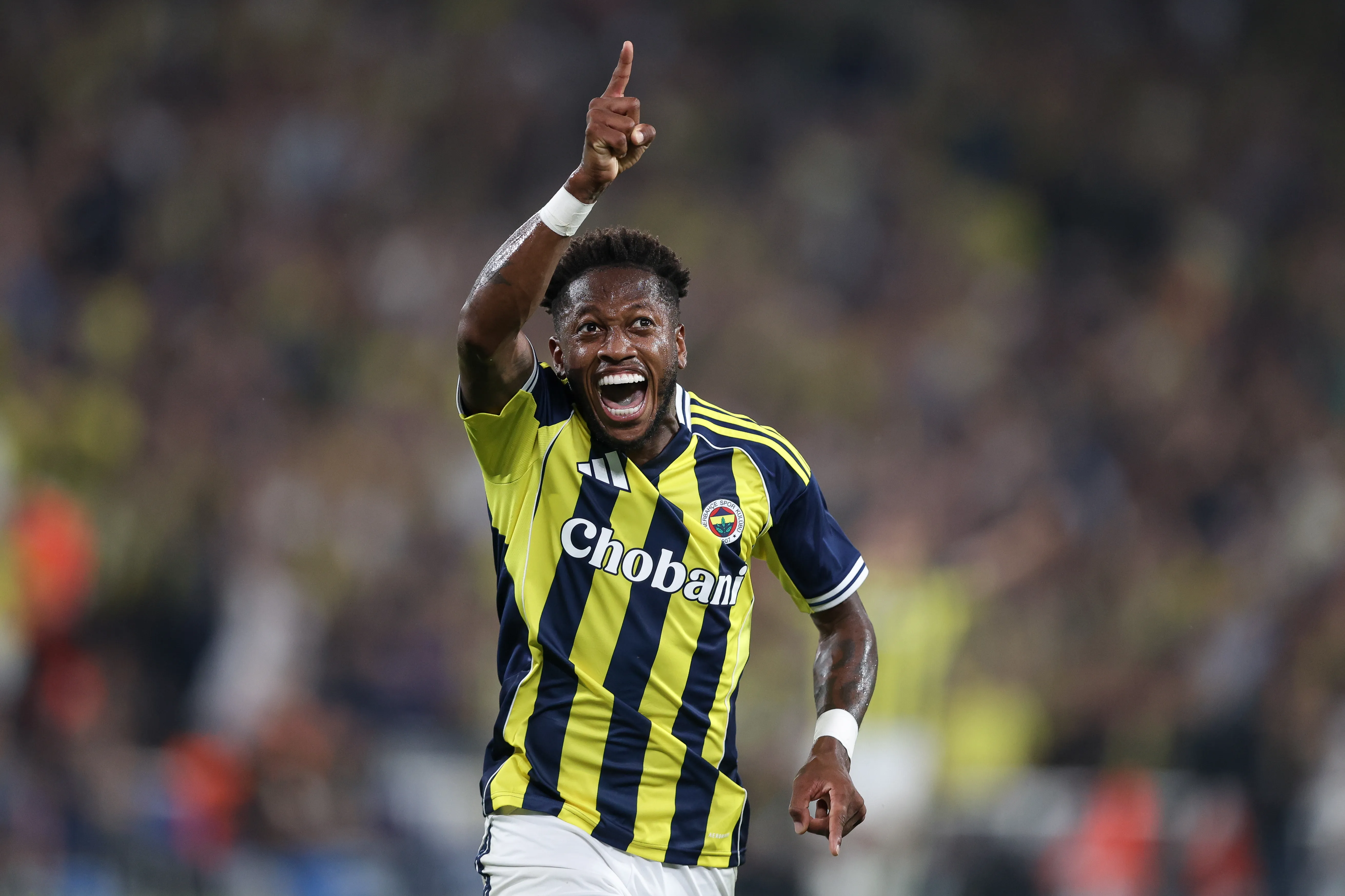 Fred comemorando gol pelo Fenerbahçe. (Foto: Ahmad Mora/Getty Images)