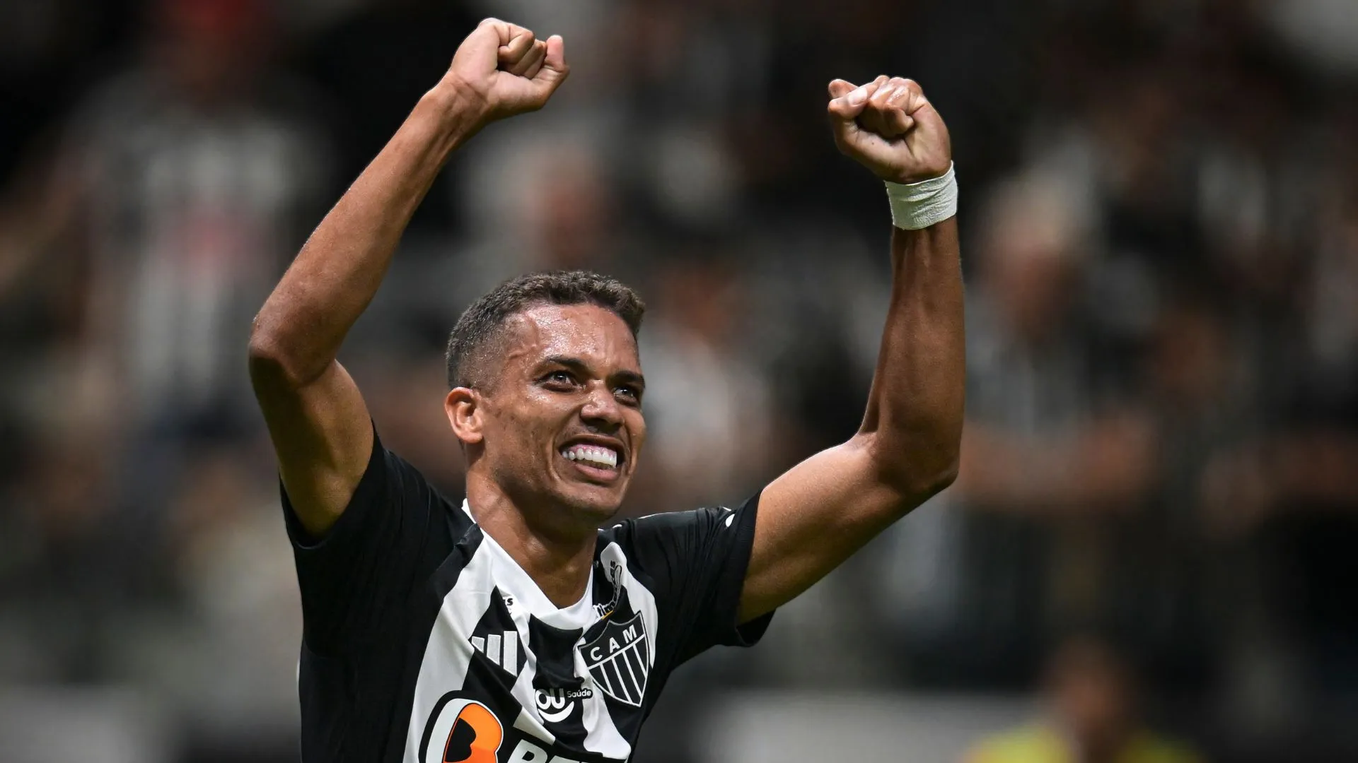 Futebolista também jogou pelo Atlético-MG (foto: Pedro Vilela/Getty Images)