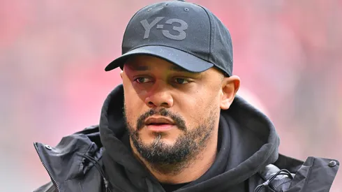 Kompany no jogo do Bayern de Munique contra o Augsburg. Foto: Sebastian Widmann/Getty Images