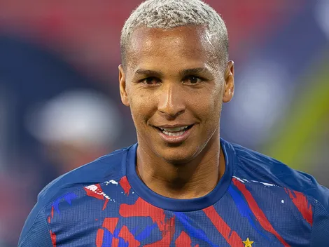 LDU faz proposta pela contratação do atacante Deyverson