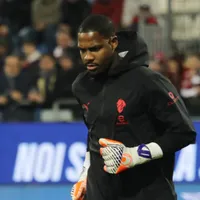 Maignan acerta renovação com Milan e Chelsea desiste de contratação