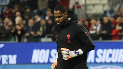Milan chega a acordo verbal com Mike Maignan para extensão contratual por cinco temporadas. (Photo by Enrico Locci/Getty Images)