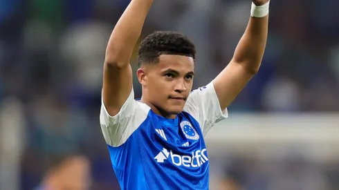 Cruzeiro quer reter percentual de Kauã Prates com o Borussia Dortmund. Foto: Gilson Lobo/AGIF