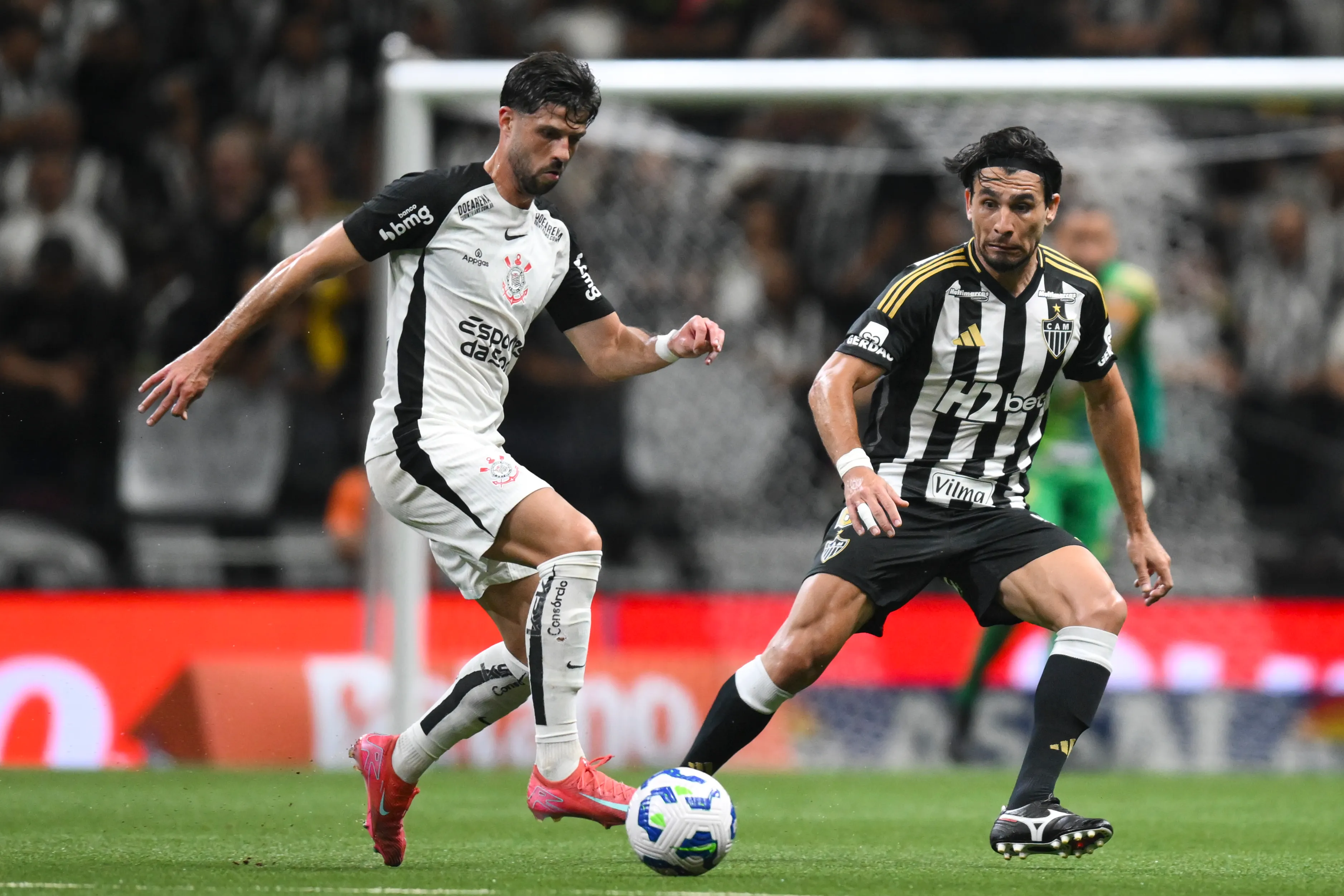 Héctor Hernández em ação pelo Corinthians. (Foto: Pedro Vilela/Getty Images)