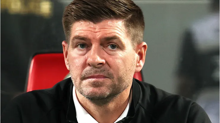 Liverpool descarta contratação de Gerrard após exigências do ídolo para assumir como treinador. (Foto: Yasser Bakhsh/Getty Images)