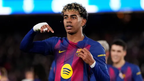 Lamine Yamal marca pelo Barcelona. (Foto: Alex Caparros/Getty Images)