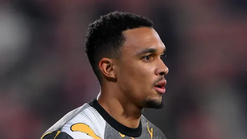 Real Madrid corre o risco de perder Alexander-Arnold para o City. (Photo by David Ramos/Getty Images)