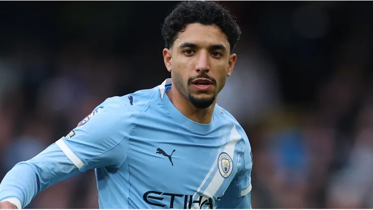 Omar Marmoush em campo pelo City. (Photo by Michael Regan/Getty Images)