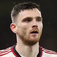 Liverpool nega saída de Robertson para o Tottenham